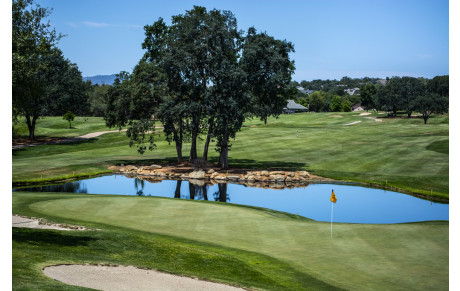 Compétition amicale sur golf extérieur
